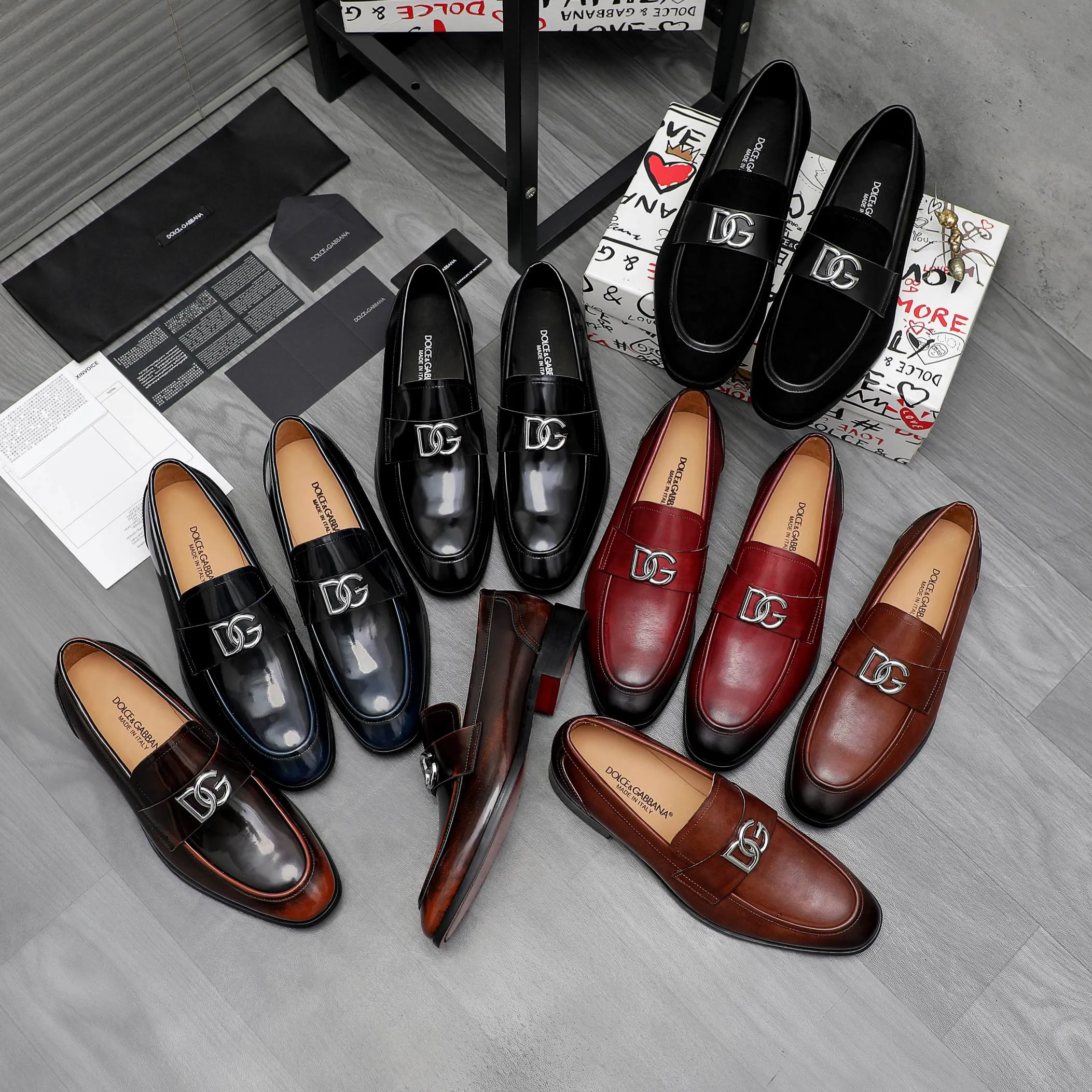 Men's shoes 💰500 Product trademark: DG (Dolce & Gabbana) business casual leather shoes Regular size: 38-45 (45 is custom-made and non-returnable) Product materials: Selected pearlescent polished cowhide upper, cowhide lining, original outsole